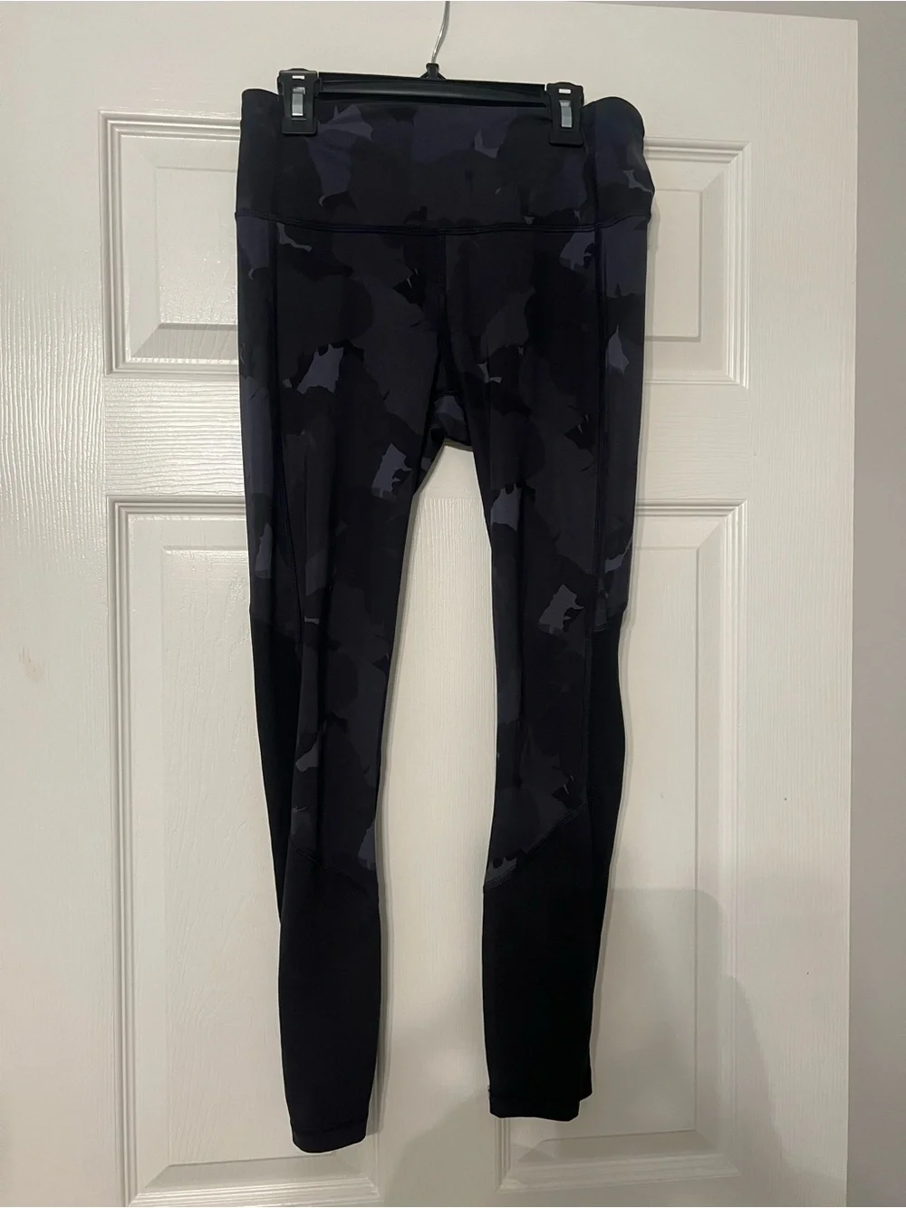 lululemon athletica Black & Dark Gray Camouflage Leggings
